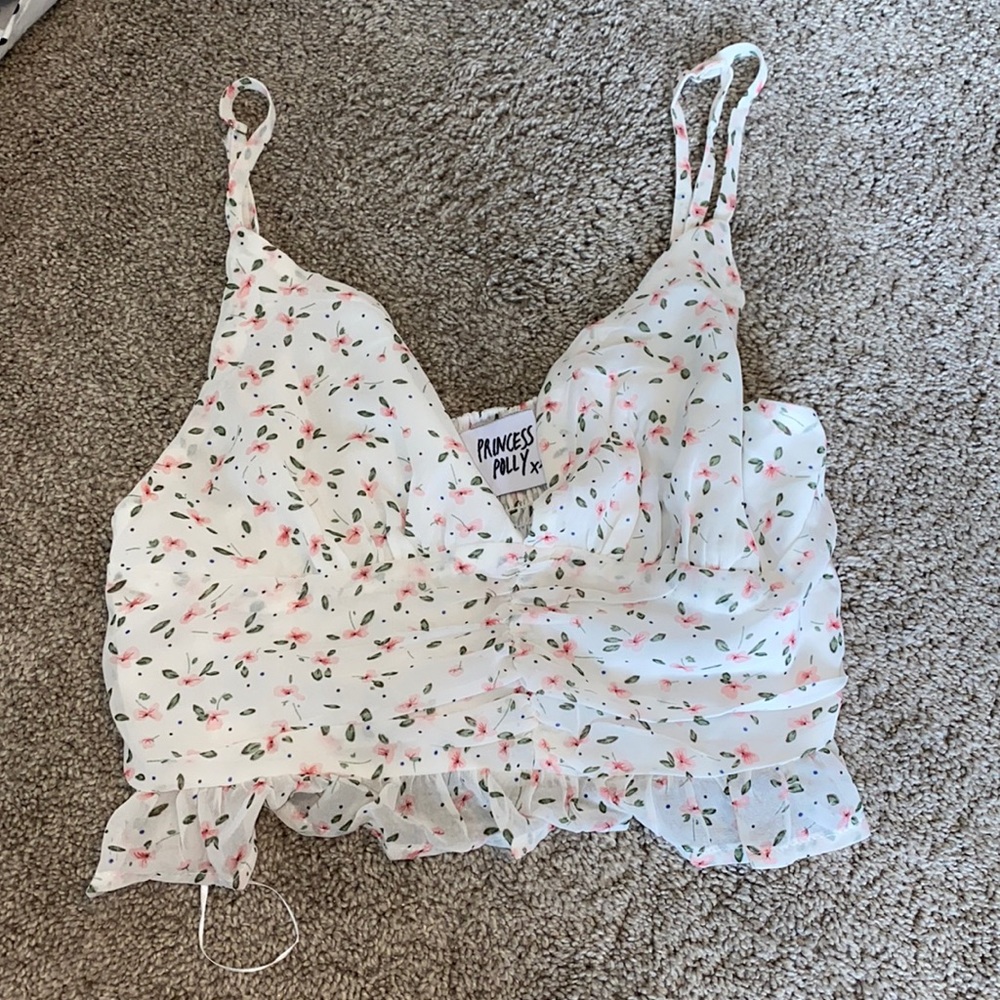 Princess Polly cropped vtop